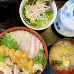 蛯寿し - うに·つぶ·ひらめ海鮮丼（味噌汁、茶碗蒸し、サラダが付いてきます）