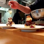 銀座 大石 - チョコレート、ホワイトチョコレートのダブルソース