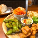 バルダモンデ - タパスもたくさん。アボガドのディップが良いです