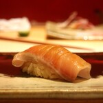 鮨 しみづ - 25日間熟成 カンパチ