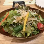 炭火焼き ひとてま - 和風ドレのさっぱりサラダ720円