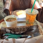 宇都宮ペニーレイン - 具沢山スープ　アールグレイティー　ういい〜