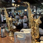 宇都宮ペニーレイン - アルトサックスのビールサーバー　家にも欲しいね笑