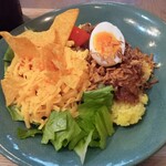 ラフ&タフ コーヒースタンド - ひよこ豆のキーマカレーとタコライスのハーフ＆ハーフ