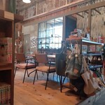 ラフ&タフ コーヒースタンド - 店舗内観（その１）
