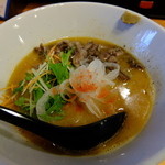 鶏炭火焼らーめん 700円