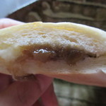 モンファボリ - 完熟うめジャムパン、中身！
