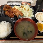 お肉屋さんの定食と丼 岩井畜産 - ザンギ定食ミニ