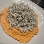 ワインとイタリア料理 141 - 山利釜揚げしらすと玉ねぎ麹のオムレツ
