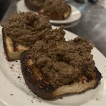 ワインとイタリア料理 141 - トスカーナ風鶏レバーのブルスケッタ