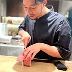 肉料理かなえ - お二人で肉を捌かれます