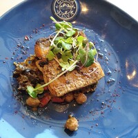Trattoria Tabule - 太刀魚のハーブバターソテーと焼きサラダ「メシュイヤ」