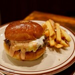HYOE'S BURGERS + FRIES - 