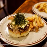 HYOE'S BURGERS + FRIES - 