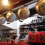 フジヤマドラゴン 尼崎杭瀬店 - 蓋はうえこみ（多分）なんに使うのかこの鍋は