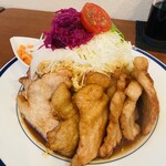 洋食工房ヒロ - ジンジャーポーク横から