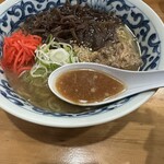 肉マシ鉄板食堂 - 【博多豚骨ラーメン＝スープ】