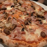 Piccolo Cucina - 間違って頼んだピザ②