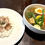 カリーヤ！コング - ポーク野菜　ご飯にもポークが乗ってる