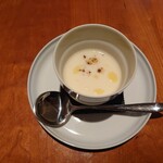 ルカ - じゃがいもスープ トリュフオイル