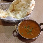 Indian Restaurant D SAGARMATHA - 20140917 サガルマータ ★ランチセット （マトンカレー辛口）（800円）★ 写真の「ナン（お代わり自由）・カレー1品」の他に、「サラダ・スープ・ドリンク」が付きます(^-^)/