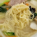 新華 - 五目そばの細麺