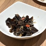 鼎泰豐 - キクラゲの生姜和え物、真似して作ってみよー美味しかった。こちらはコース外、追加しました