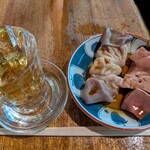 宇ち多゛ - 梅割り　レバボイルとガツ一本ずつお酢　です