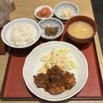 鳥料理 藤よし - 若鶏の油淋鶏定食(1,100円)