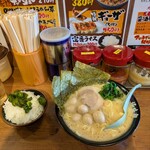 極味家 日ノ出町店 - ラーメン￥880(うずらたまごライン登録無無料　ライスバー)