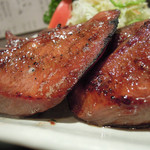 新料理 都留野 - たん焼　ズームアップ