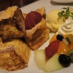Cafeボローニャ - フルーツフレンチトースト