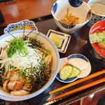 丼屋 七兵衛 - いわしつみれ汁