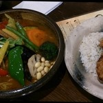 Rojiura Curry SAMURAI. 平岸総本店 - 一日分の野菜カレーとごはんSSサイズと特大ザンギ