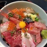 Uo - 海鮮丼