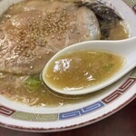 豚珍軒 - 豚骨醤油スープ
