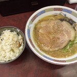 豚珍軒 - ランチタイムなら五目ごはんもサービス♡