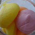 カズノリ イケダ アンディヴィデュエル - メレンゲ フランボワーズ、オレンジ、パッションフルーツ