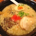 ラーメンハウス新治 - とんこつ(680円)