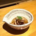 いざかや しん - 上品かつ味わい深い煮物です(o^^o)