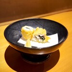 いざかや しん - 鱧と大葉の相性が際立つ絶品天ぷらです！！(o^^o)