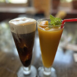 サッチモ - アイスカフェラテとマンゴージュース