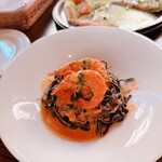 リストランテ　ディ・カナレット - イカ墨のタリオリーニ、海老と蟹のトマトクリームソース