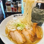 煮干しラーメン山岡家 - あっさり煮干し塩ラーメン（チャーシュー・玉ネギ・海苔5枚）トッピング