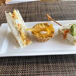 クラブインターコンチネンタルラウンジ - 下段はお食事系