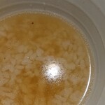 麺屋 寛 - ご飯にスープ割をかける