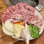 炭火焼肉 瑠嗣亜 - 