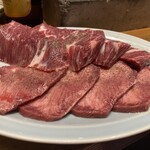 炭火焼肉ホルモンさわいし - 