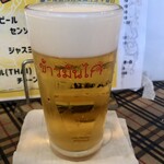 カオマンガイ - チェイサーの生ビール笑