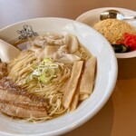 新潟ラーメン なみ福 角田浜本店 - 『ワンタンメンチャーハンセット』　麺大盛り。